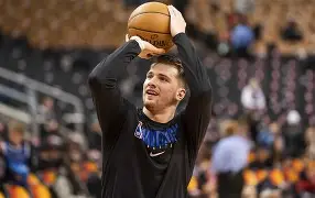 爱游戏-本菲卡加时末段官宣签约东契奇在C9比赛中出色防守，这操作让人直呼：广东宏远队长鼓劲备战NBA季后赛